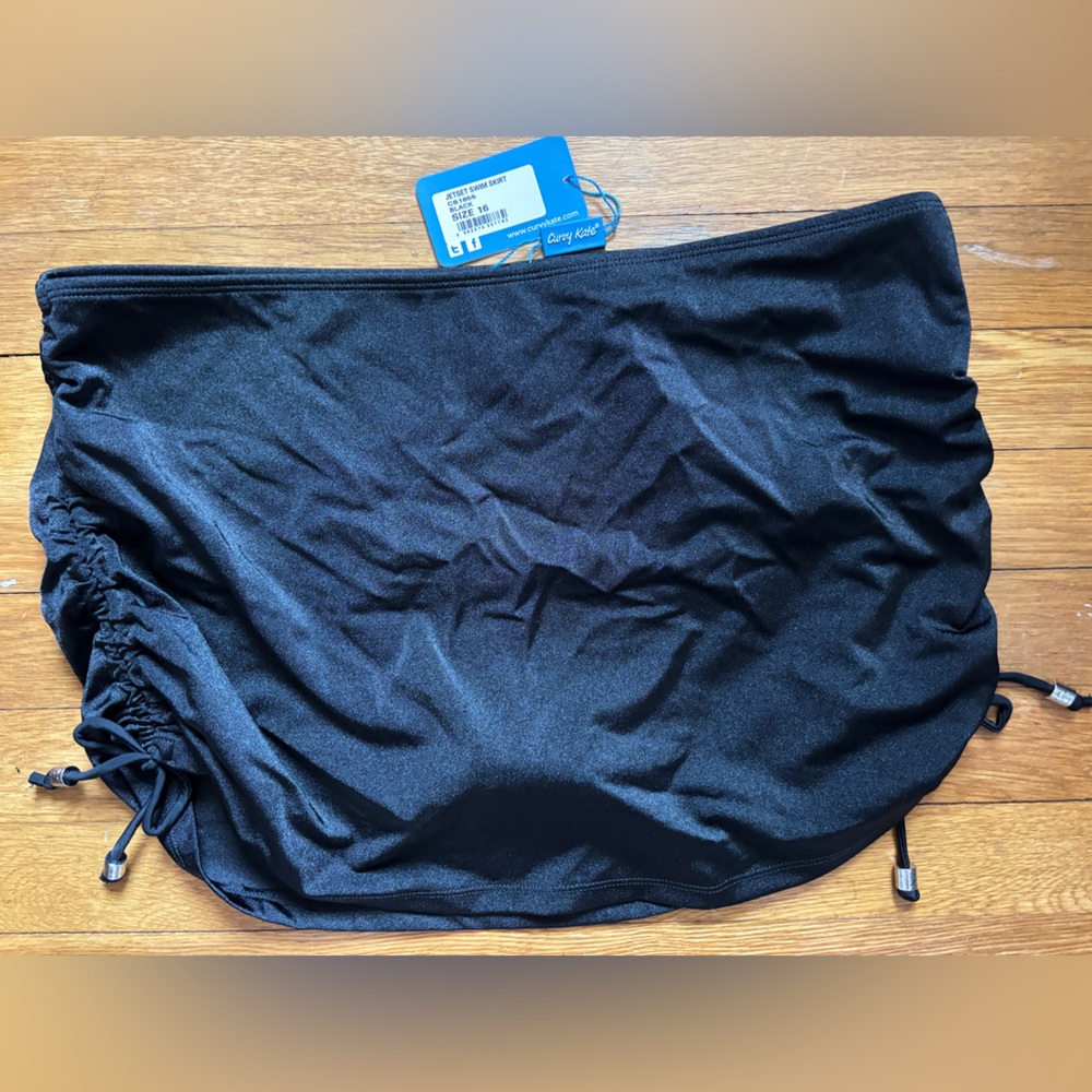 NWT Curvy Kate Black Jetset Swim Skirt with Adjustable Sides